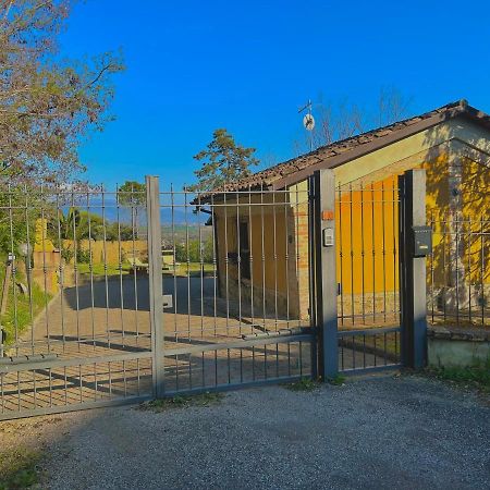פרוג'ה Casolare Del Maestrale - M&M Holiday House מראה חיצוני תמונה